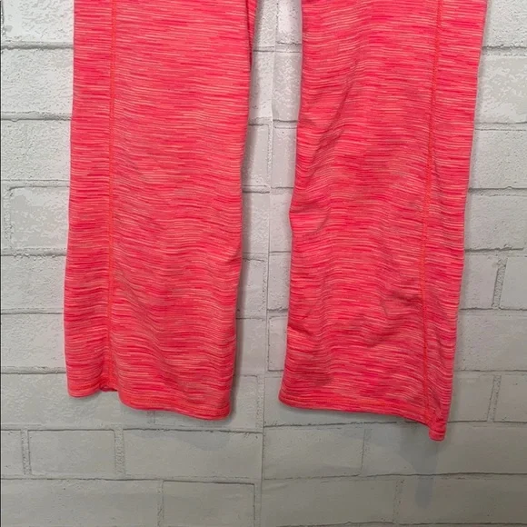 Athleta Energy Power Up Capri in Coral - Picture 4 of 11